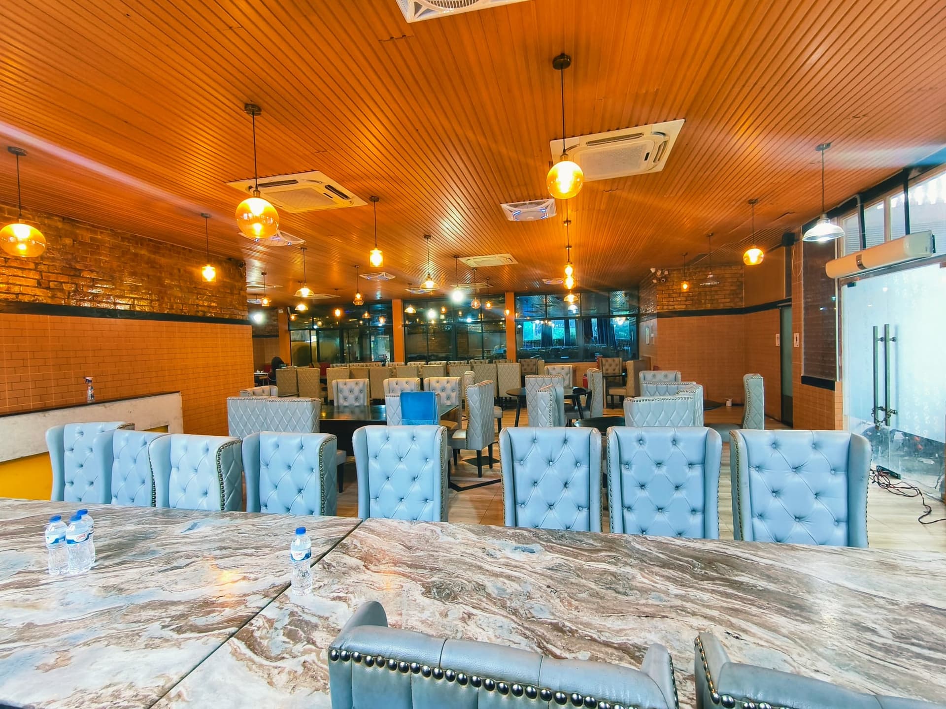 Sampan Highway Inn Royal Dining Lounge and Banquet Hall
